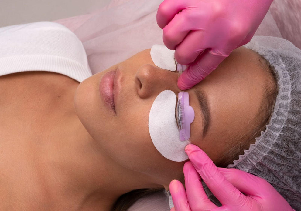 Enjoy Luxury Services With A Lash Chair