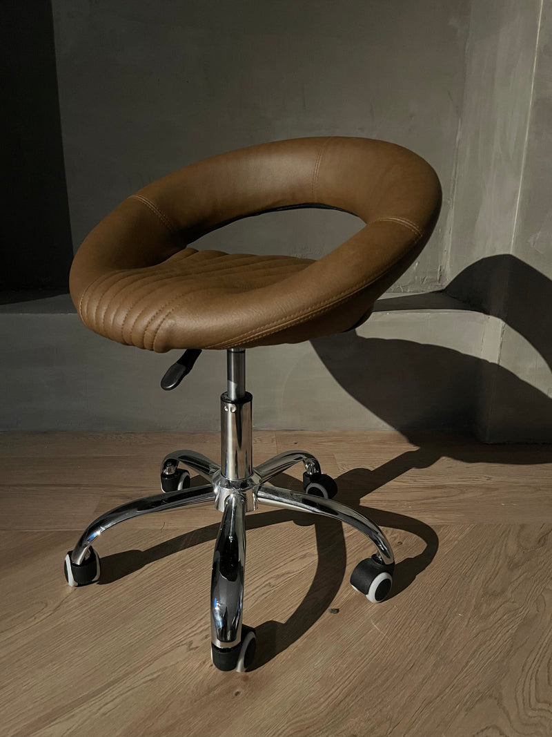 The Fleur Artist Stool