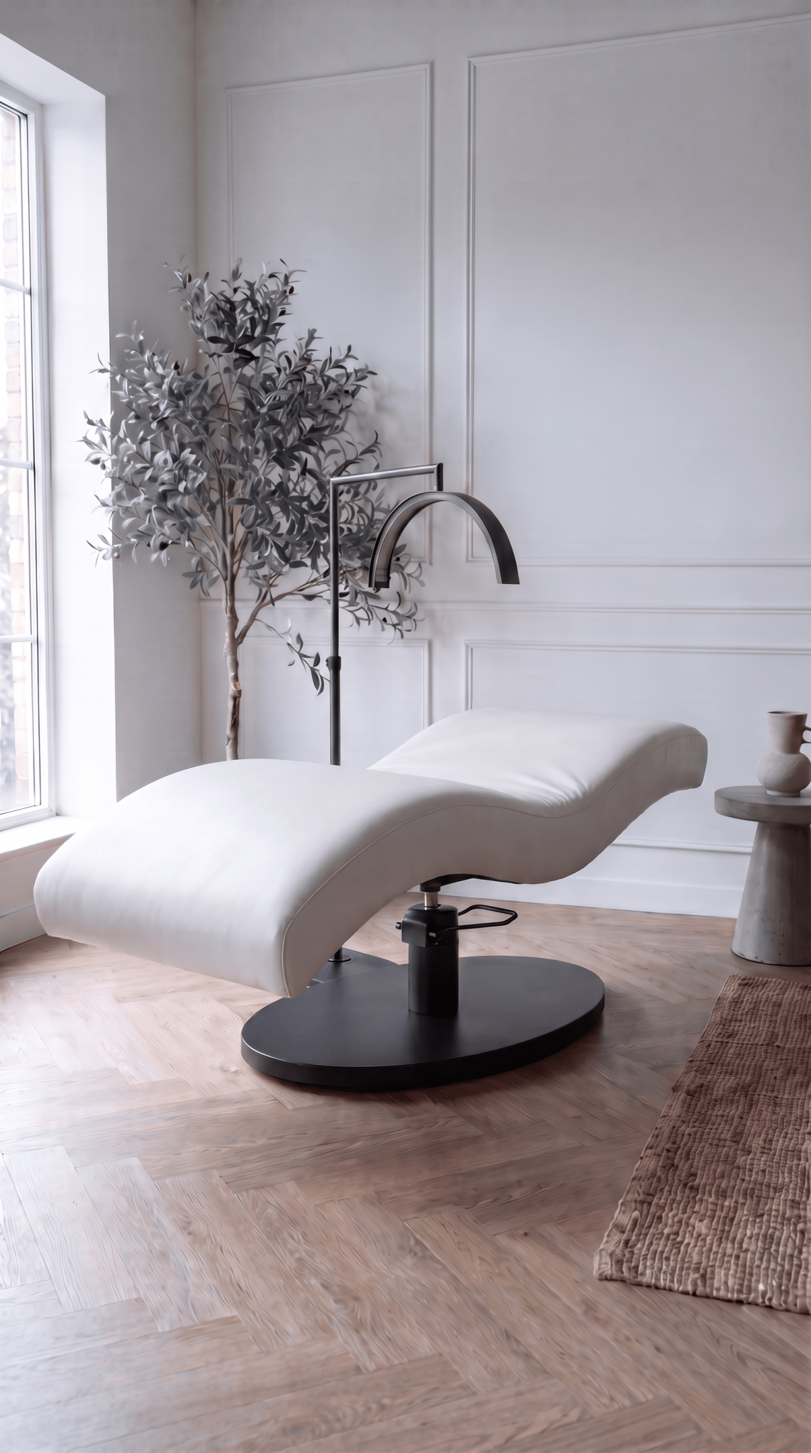 Vera Sleek 360® Curved Beauty Bed with Swivel (Matte Black)