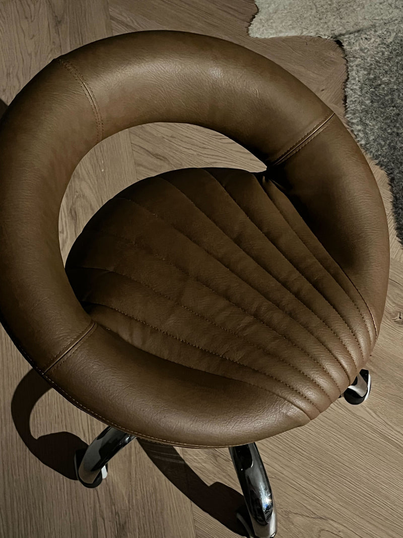 The Fleur Artist Stool