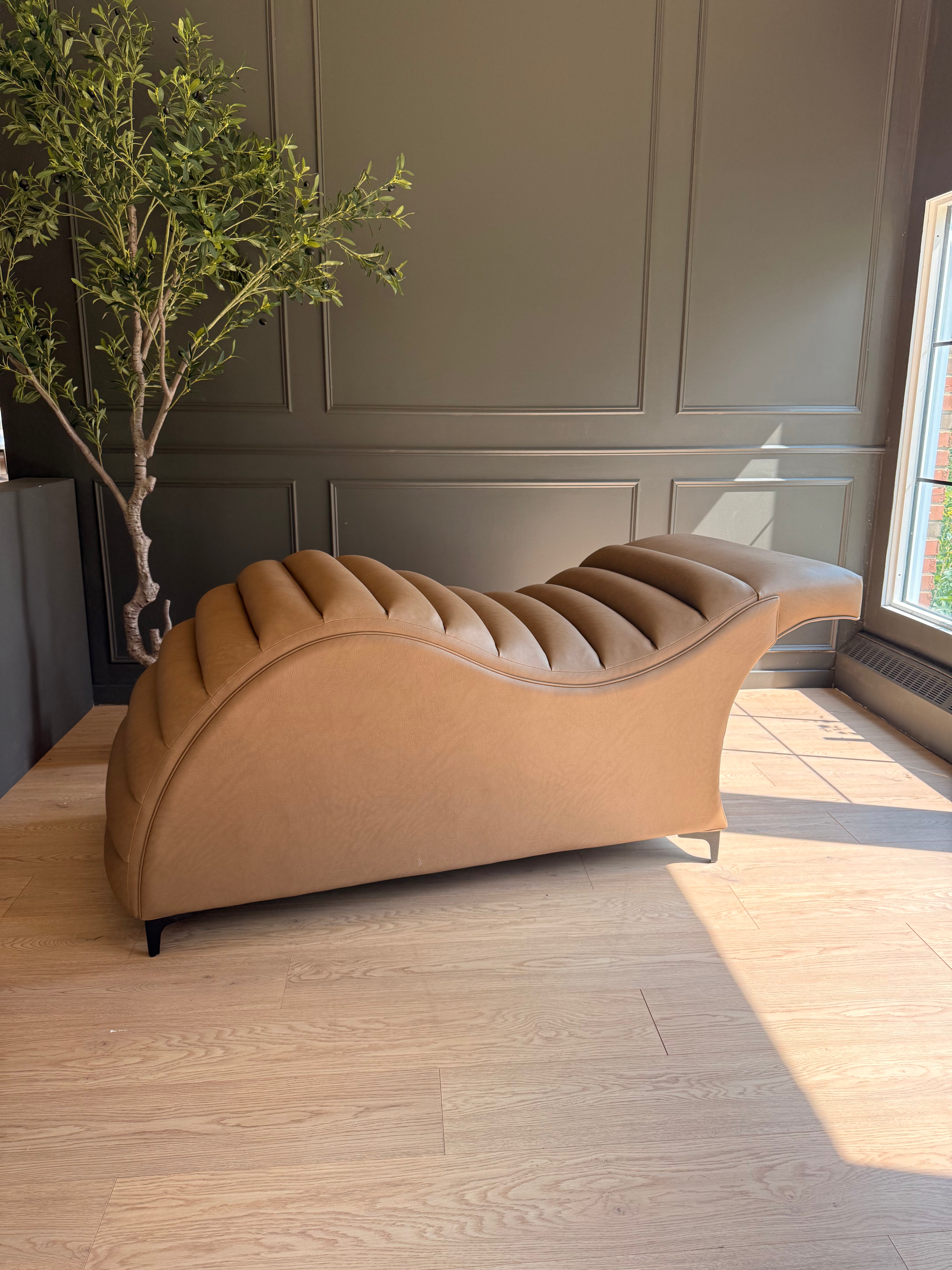 Ready to Ship - Edda Cloud® Ergonomic Salon Bed - Shade Cappuccino