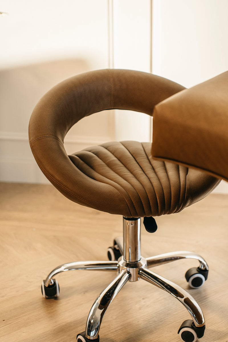 The Fleur Artist Stool