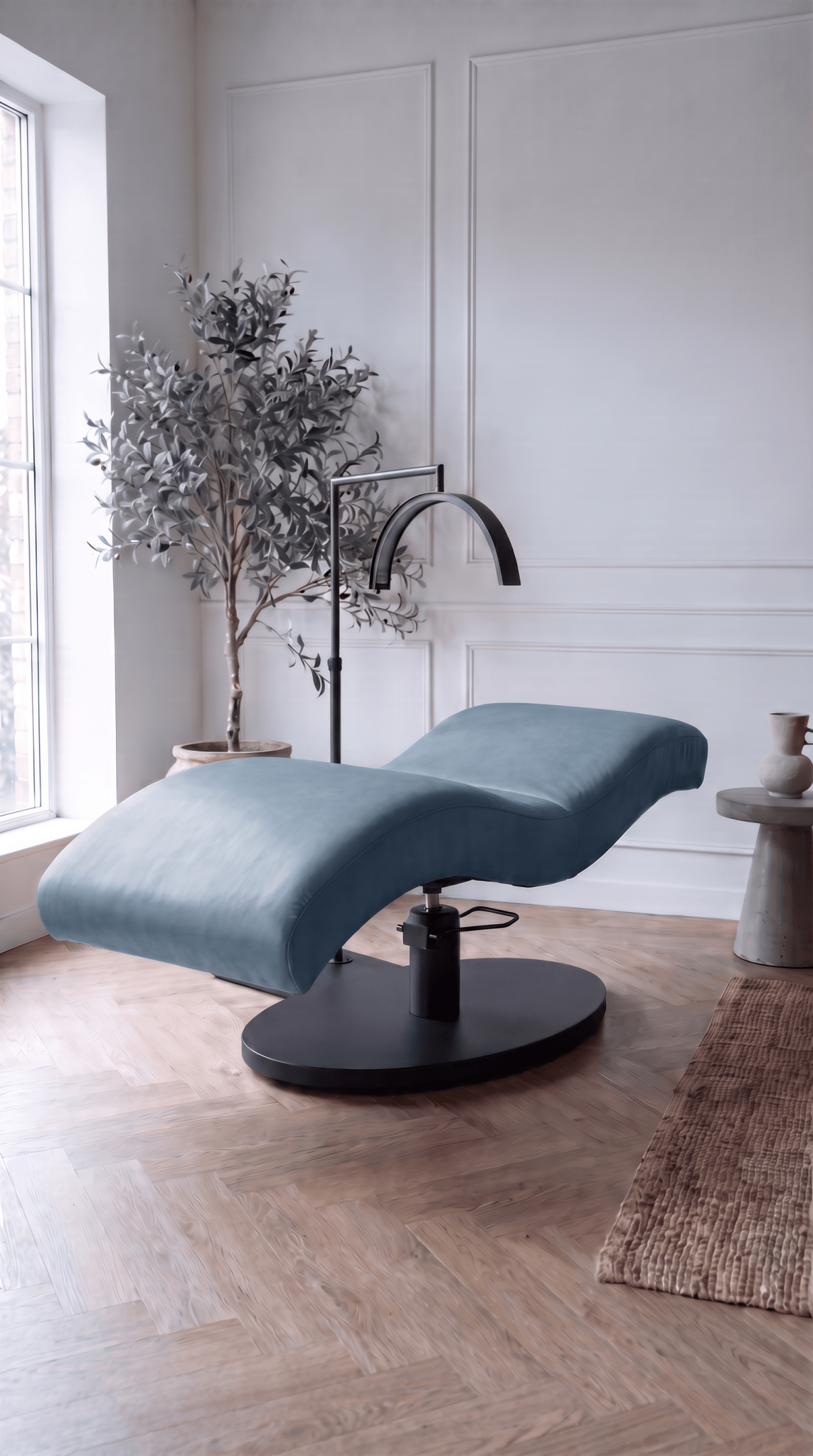 Vera Sleek 360® Curved Beauty Bed with Swivel (Matte Black)
