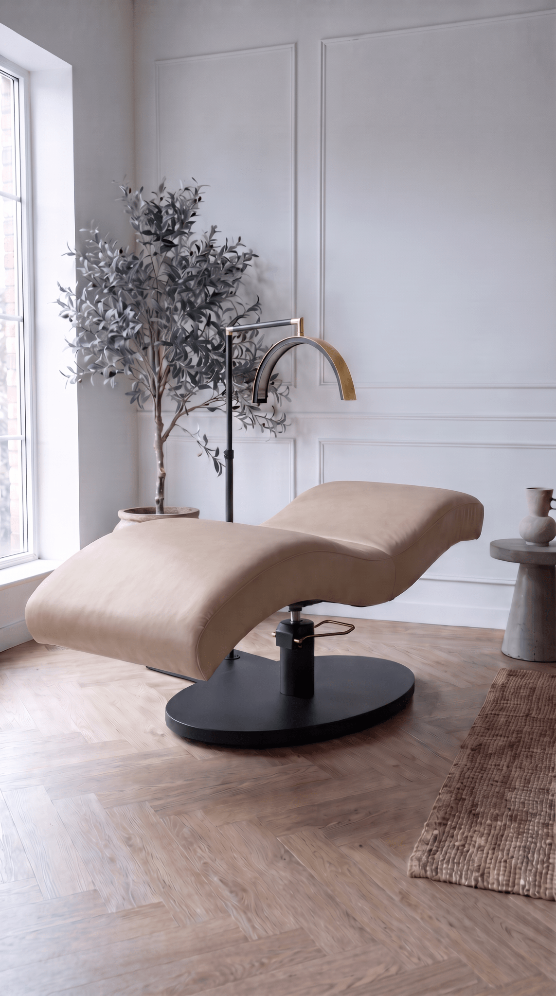 Vera Sleek 360® Curved Beauty Bed with Swivel (Matte Black)