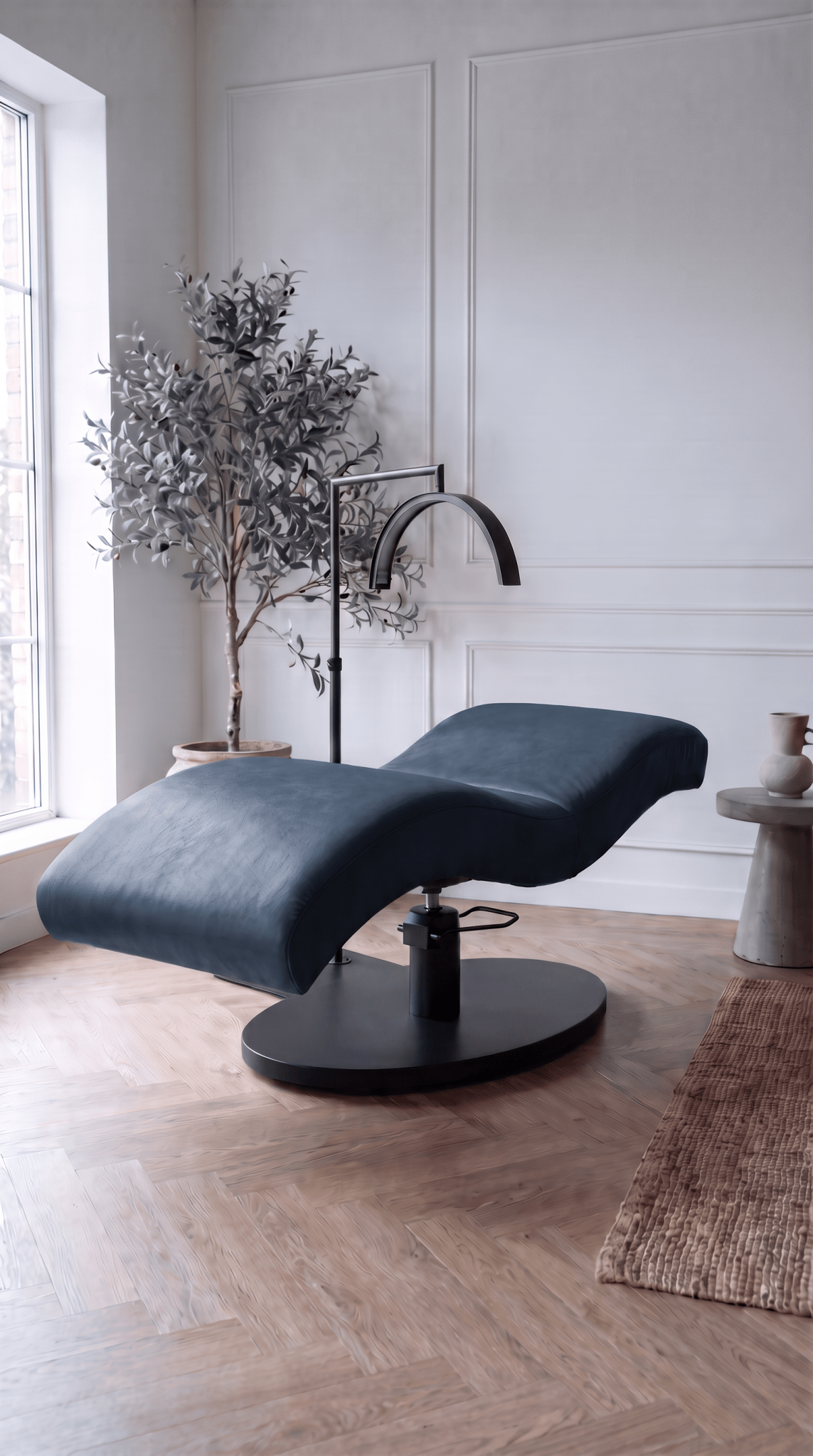 Vera Sleek 360® Curved Beauty Bed with Swivel (Matte Black)